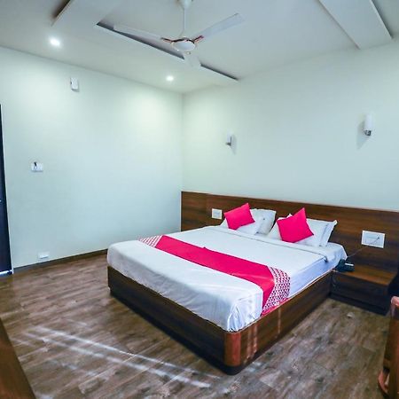 Hotel The Cult Hubli Esterno foto