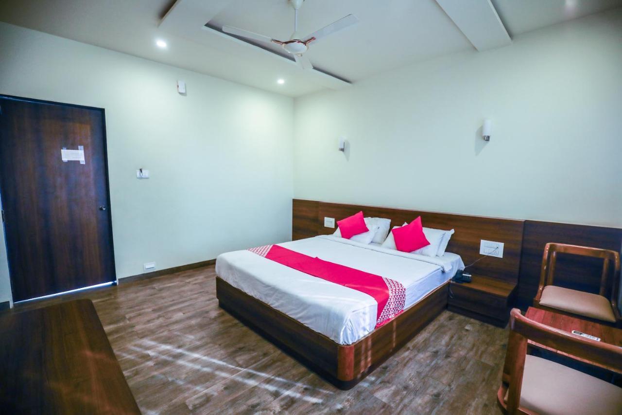 Hotel The Cult Hubli Esterno foto