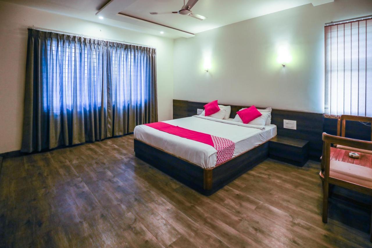 Hotel The Cult Hubli Esterno foto