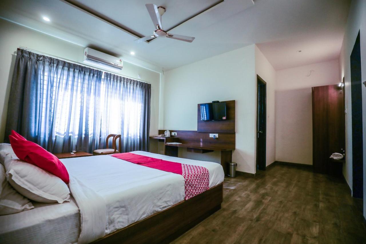 Hotel The Cult Hubli Esterno foto